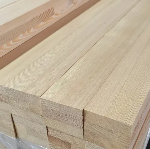 Kayu larch Eropah kerana membuat pangkalan lantai